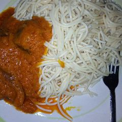 A picture of Spaghetti n stew.
