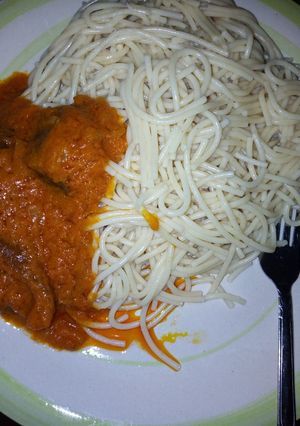 A picture of Spaghetti n stew.