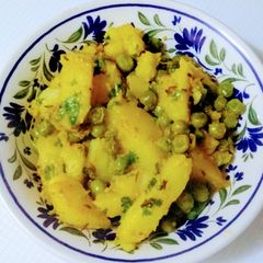 A picture of Aalu matar dry sabji.