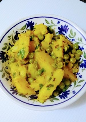 A picture of Aalu matar dry sabji.