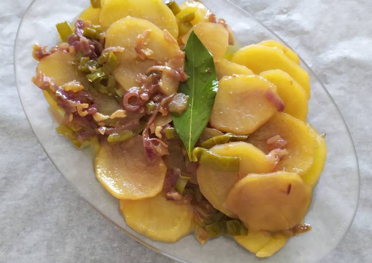 Patatas panaderas con pimientos verdes