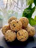 Kuih bom bijan (inti kacang merah)