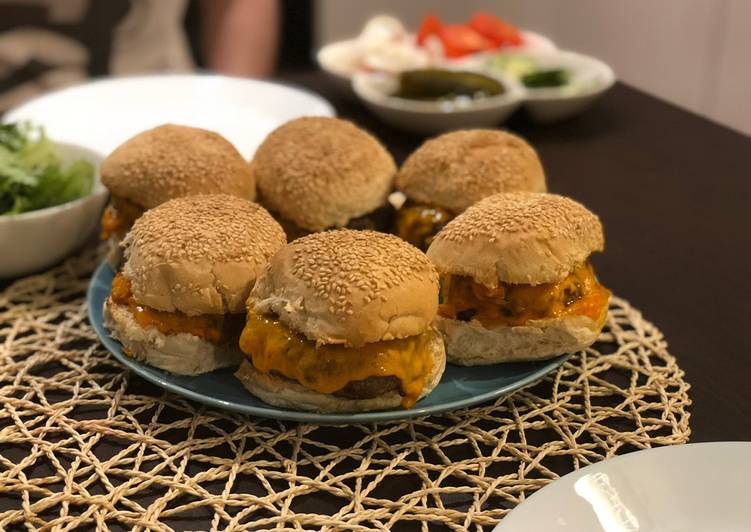 Homemade Mini Cheeseburgers