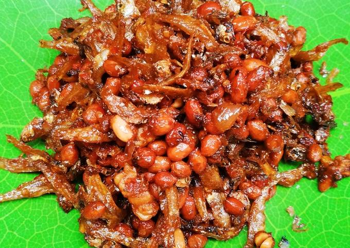 Resep Ikan Teri Kacang Balado: Camilan Pedas yang Nikmat, Kriuknya Bikin Nagih!