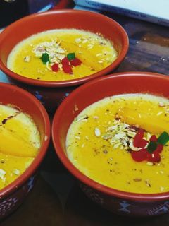 मैंगो फिरनी (mango phirni recipe in hindi) रेसिपी मुख्य फोटो