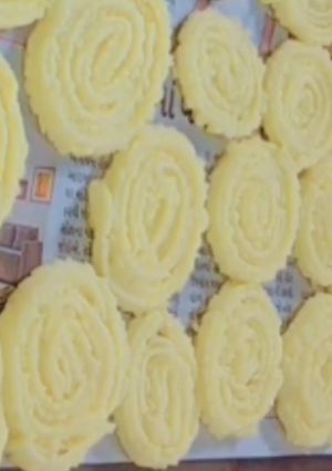 ફરાળી જલેબી (Farali Jalebi Recipe In Gujarati) રેસીપી મુખ્ય ફોટો