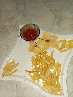 फ्रेंच फ्राइज (French fries recipe in Hindi) रेसिपी मुख्य फोटो
