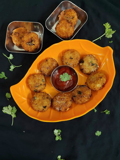 ફરાળી વડા (Farali Vada Recipe In Gujarati) રેસીપી મુખ્ય ફોટો