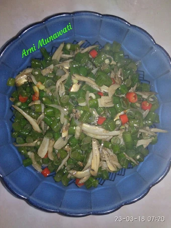 Langkah Mudah untuk Membikin Resep Tumis Kacang Panjang Teri Jengki yang Lezat Anti Ribet, Uenak Banget