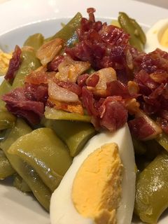Una foto de Judías verdes con jamón y huevo