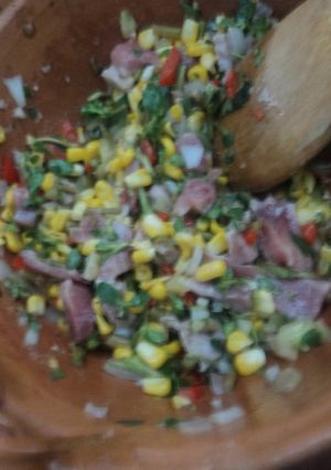 Una foto de Verdolagas con milpa y cerdo campiranas las correa