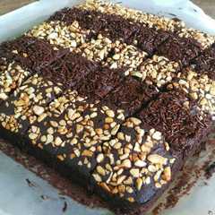 A picture of Espresso Cakey Brownie (a la Starbucks).