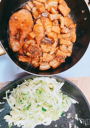 Hình của món Cá basa kho thịt+Bắp xào.