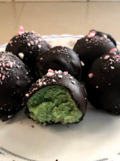 A picture of Cake pops.