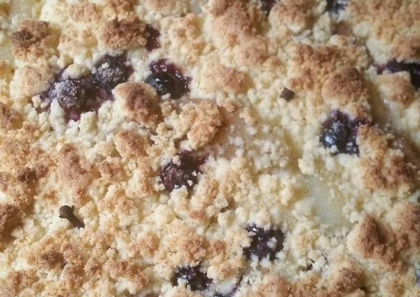 Apple and Blueberry Crumble 