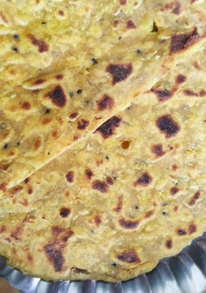 कोबीचे पराठे (kobiche parathe recipe in marathi) रेसिपी चे मुख्य फोटो 