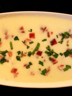 Una foto de Sopa de melón con jamón