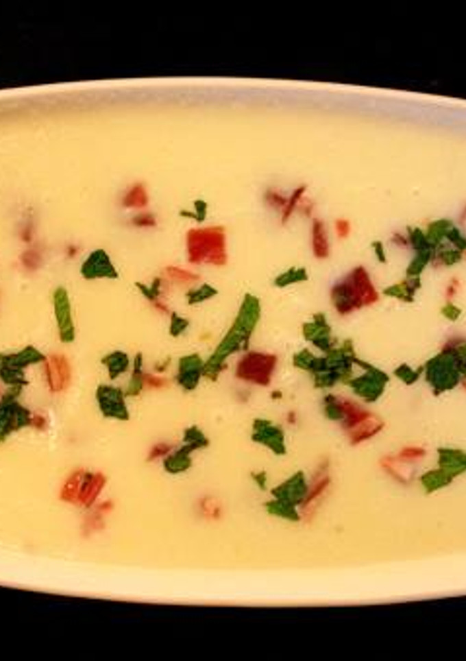 Una foto de Sopa de melón con jamón
