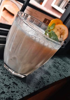 A picture of Oats Banana Smoothie.