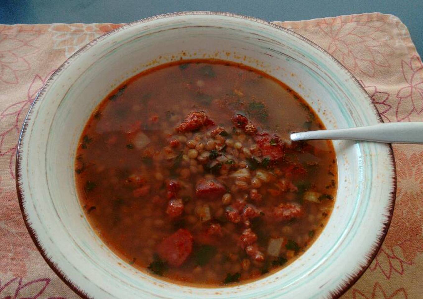 Lentejas con fuet y sobrasada. ॐ