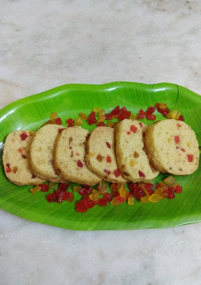 டூட்டி ப்ரூட்டி  கஸ்டர்ட் பிஸ்கட் (Tooti frooti custard biscuit recipe in tamil) செய்முறை முக்கிய புகைப்படம்