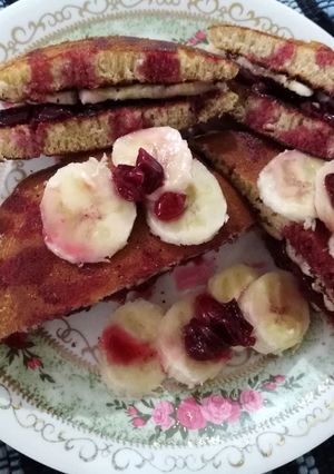 عکسی از دستور پنکیک موز آلبالو 🥞🍌🍒