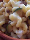 Riccioli filanti con zucchine e pomodorini