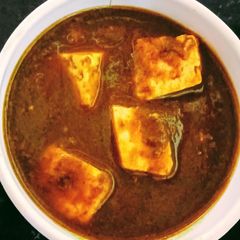 A picture of Palak Paneer Dhaba style.