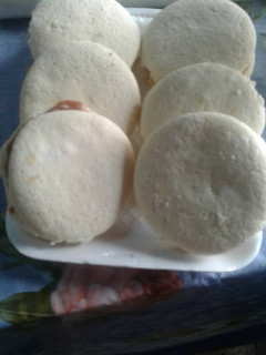 Una foto de Alfajor de maizena😙