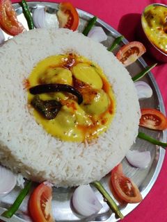 राइजिंग येल्लो मून (पंजाबी कड़ी चावल) रेसिपी मुख्य फोटो