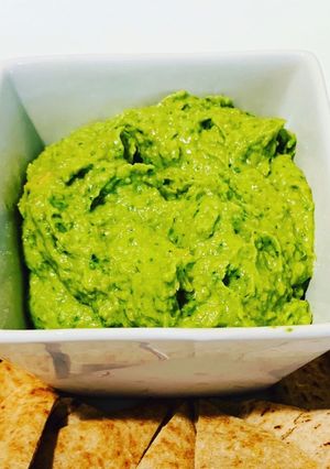 A picture of Avocado Spinach Hummus.
