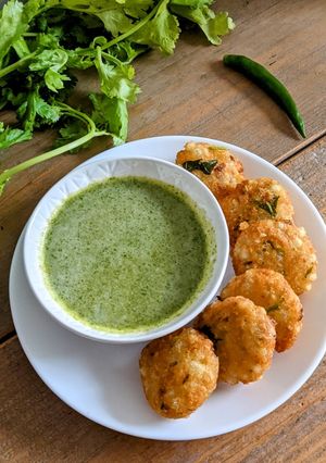 A picture of Sabudana Vadas.