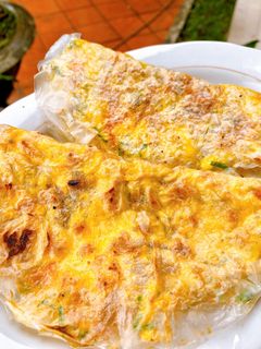 Hình của món Bánh tráng nướng Đà Lạt (Vietnam street food - Vietnamese Pizza) không cần nướng, dùng chảo rất dễ.