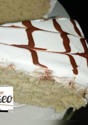 A picture of Creamy white cake.