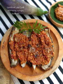 Foto resep Sambal pecak terong ungu bakar