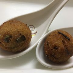 A picture of Rice balls.