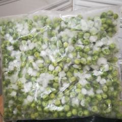 A picture of How to preserve peas for long time in 2 ways.
