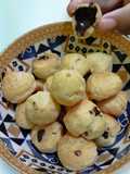 Soes kering isi coklat