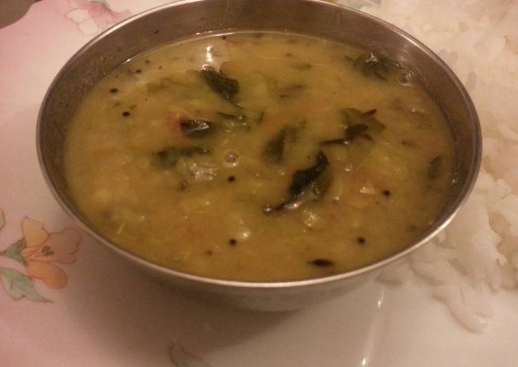 Methi dal (thuar dal with fenugreek leaves)