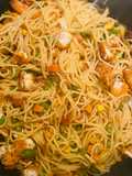 Crispy chicken bites in spaghettis😋
