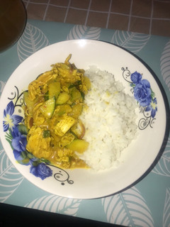 Una foto de Pollo al curry 🥘