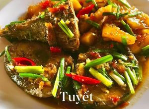 Hình của món Cá ngừ kho thơm (khóm, dứa) cà chua.