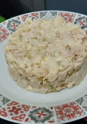 Una foto de Ensaladilla de pollo y coliflor