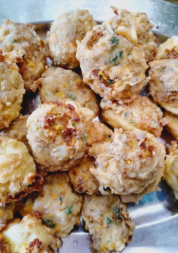 Una foto de Huevos rellenos fritos🥚🥚