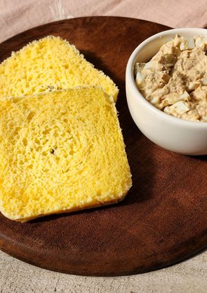 Una foto de 🍞Pan keto de harina de almendras y queso blanco🍞 Alto en proteínas y hierro 🍞 Saciante