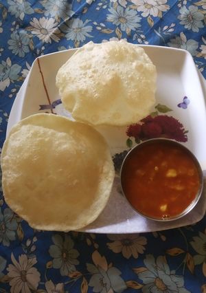 A picture of Chole bhature.