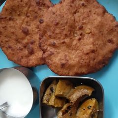 A picture of Salty chana dal puri or doli wali roti.