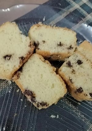 Una foto de 🍞Budín con chispas de chocolate🍫