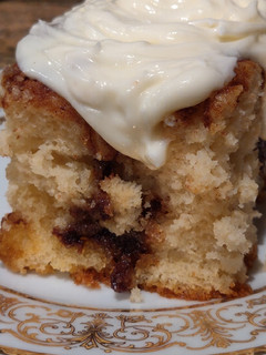 A picture of Cinnmon Roll Cake.