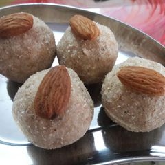 A picture of Aate ke ladoo.